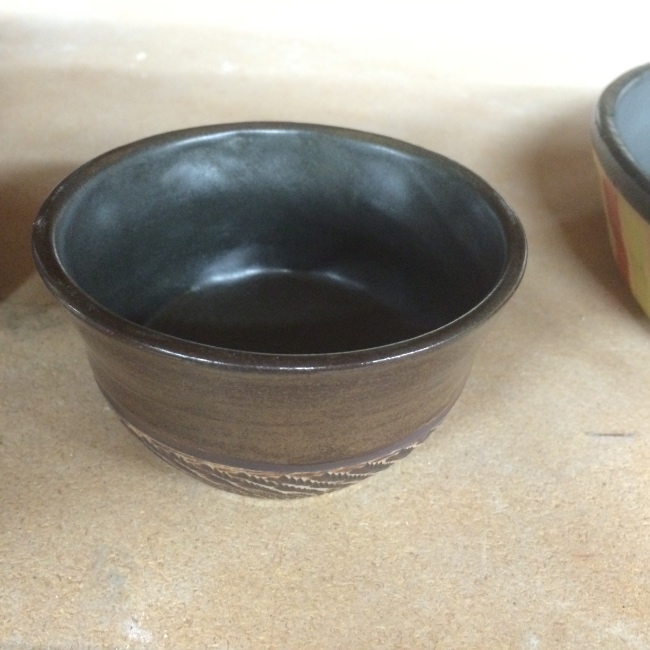 Textured tea bowl (exterior)